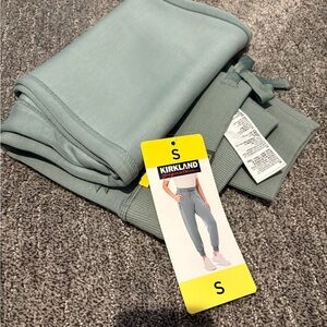 Kirkland Signature Green Joggers Sweatpants